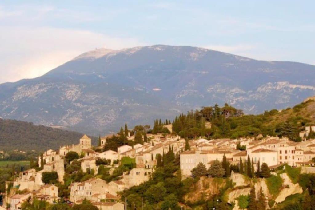 Hypercentre Avec Vue Sur Le Chateau Vaison-la-Romaine Exterior foto